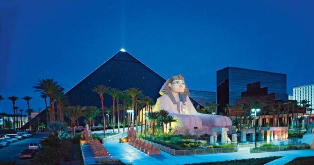 LUXOR CASINO, LA ICÓNICA PIRÁMIDE QUE SEDUCE EN LAS VEGAS